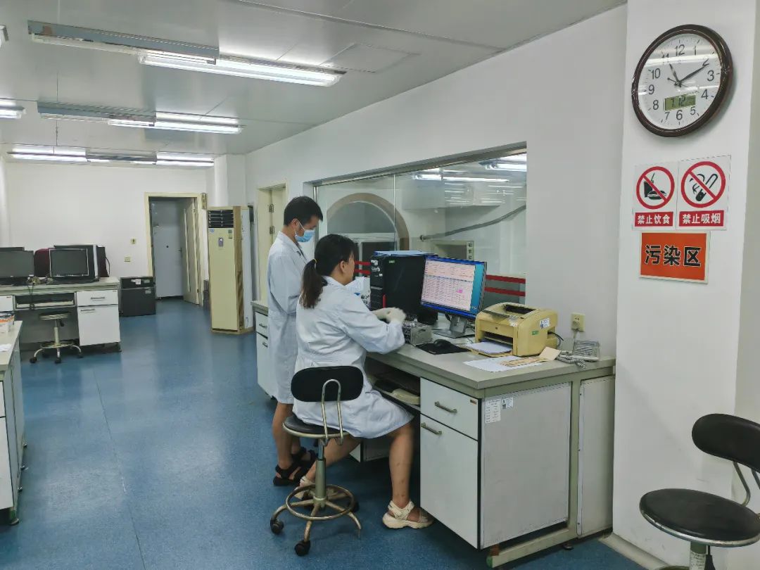 深夜极速救援 守护红色生命线.jpg